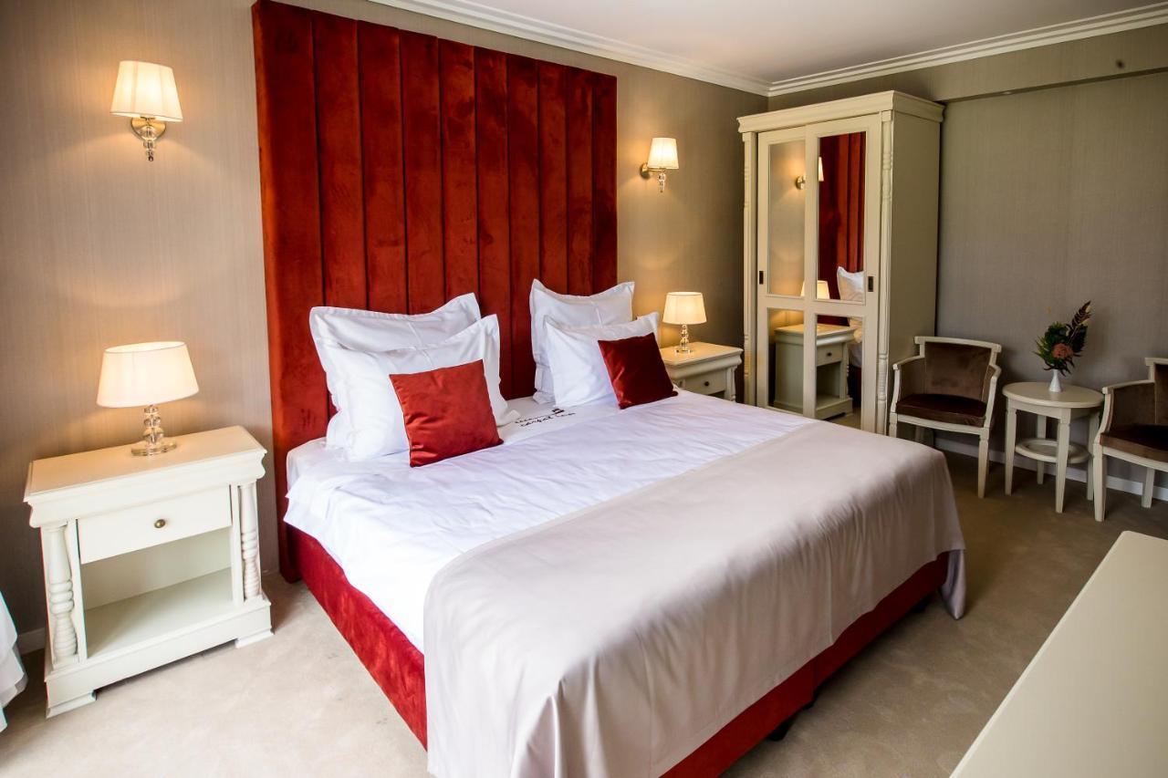 Hotel Carpat Inn Азуга Экстерьер фото