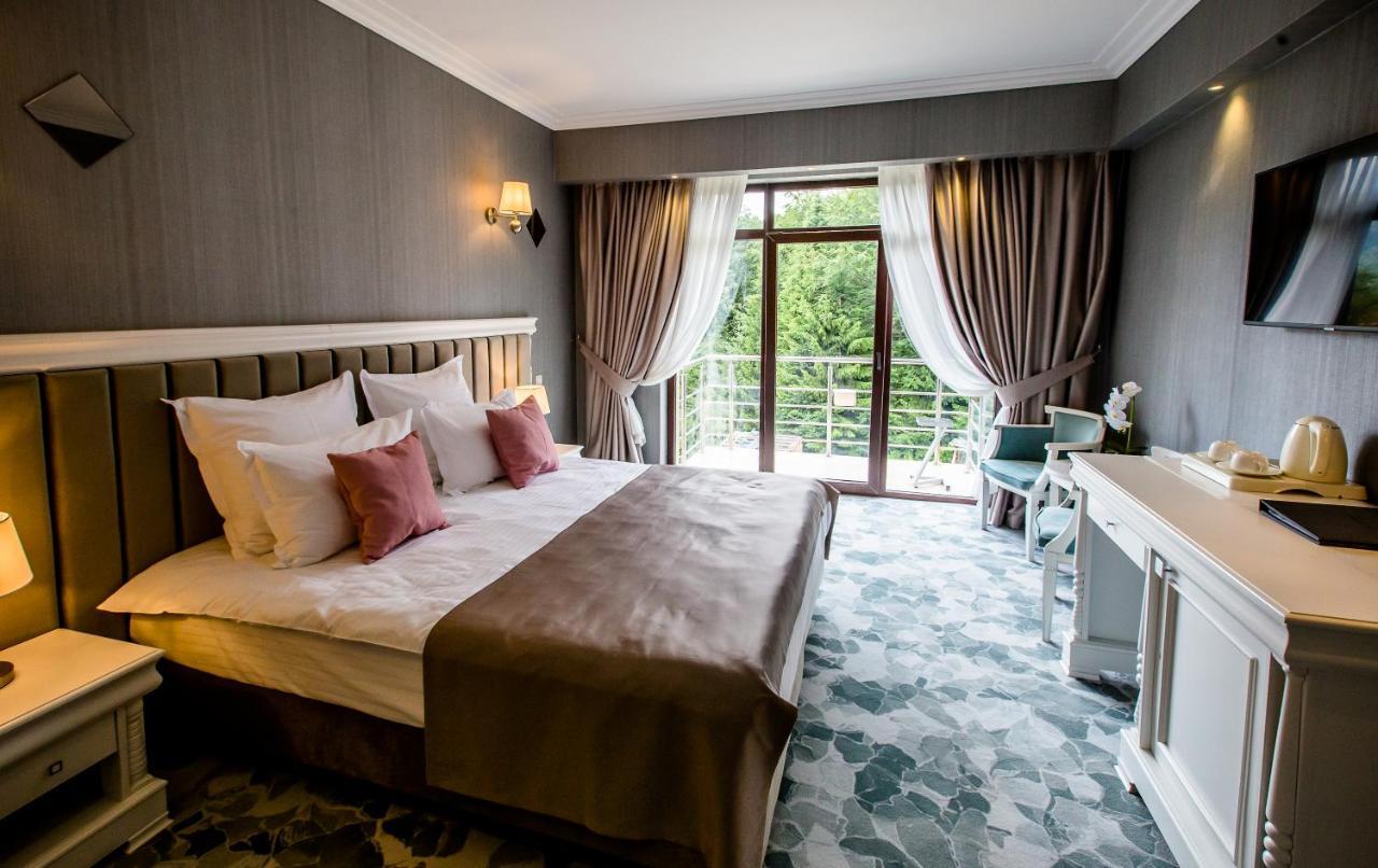 Hotel Carpat Inn Азуга Экстерьер фото