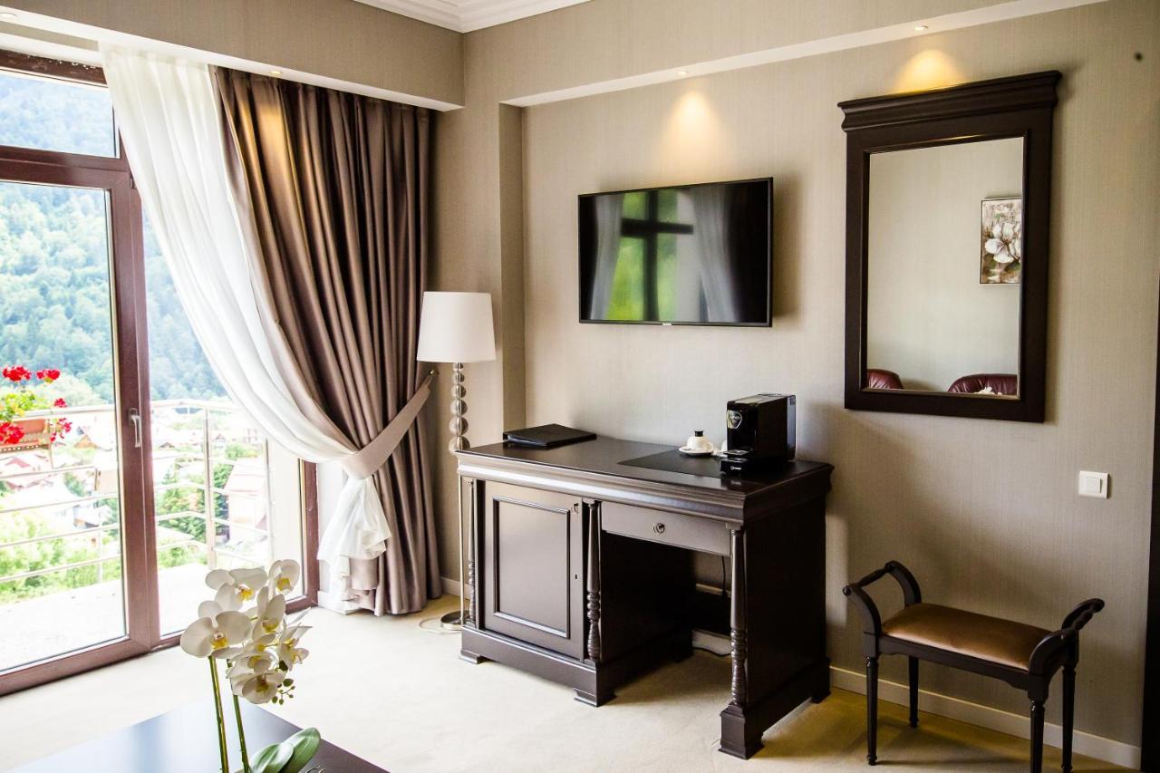 Hotel Carpat Inn Азуга Экстерьер фото