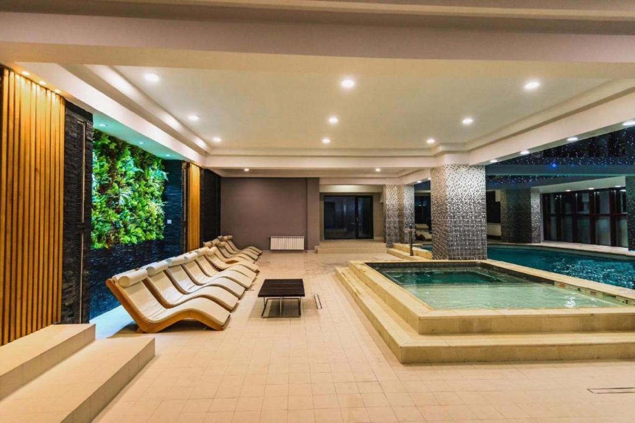 Hotel Carpat Inn Азуга Экстерьер фото